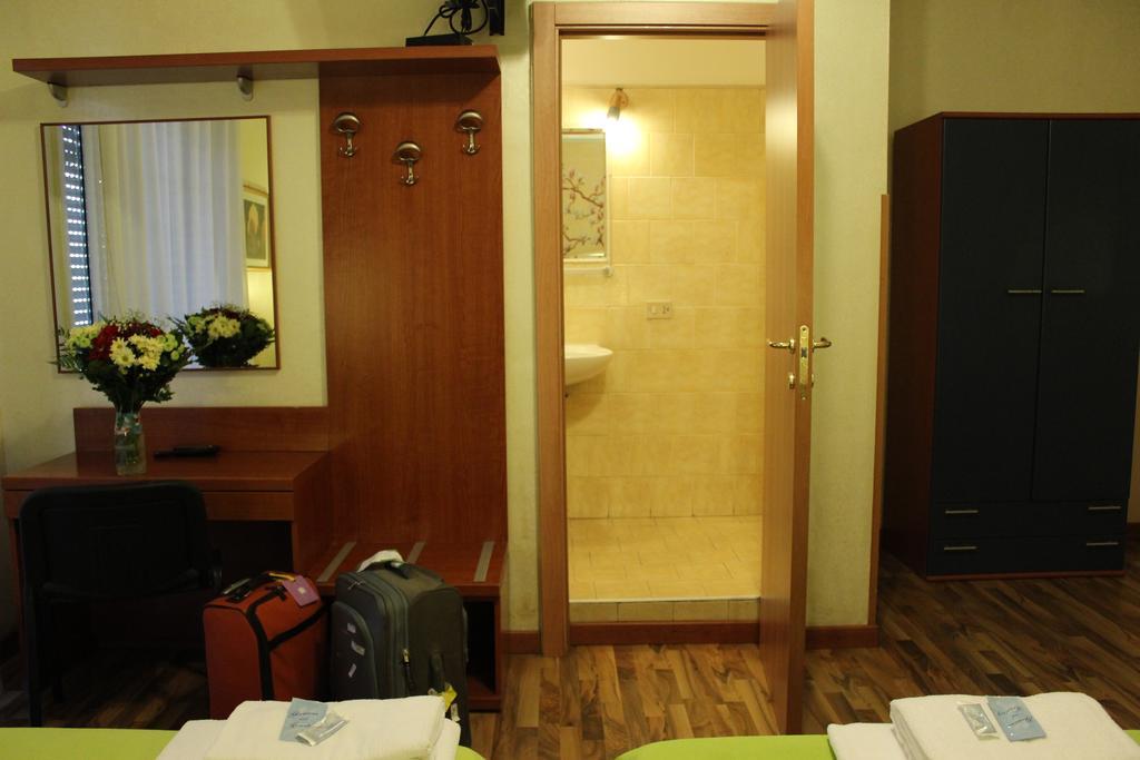 Dreibettzimmer mit eigenem Bad